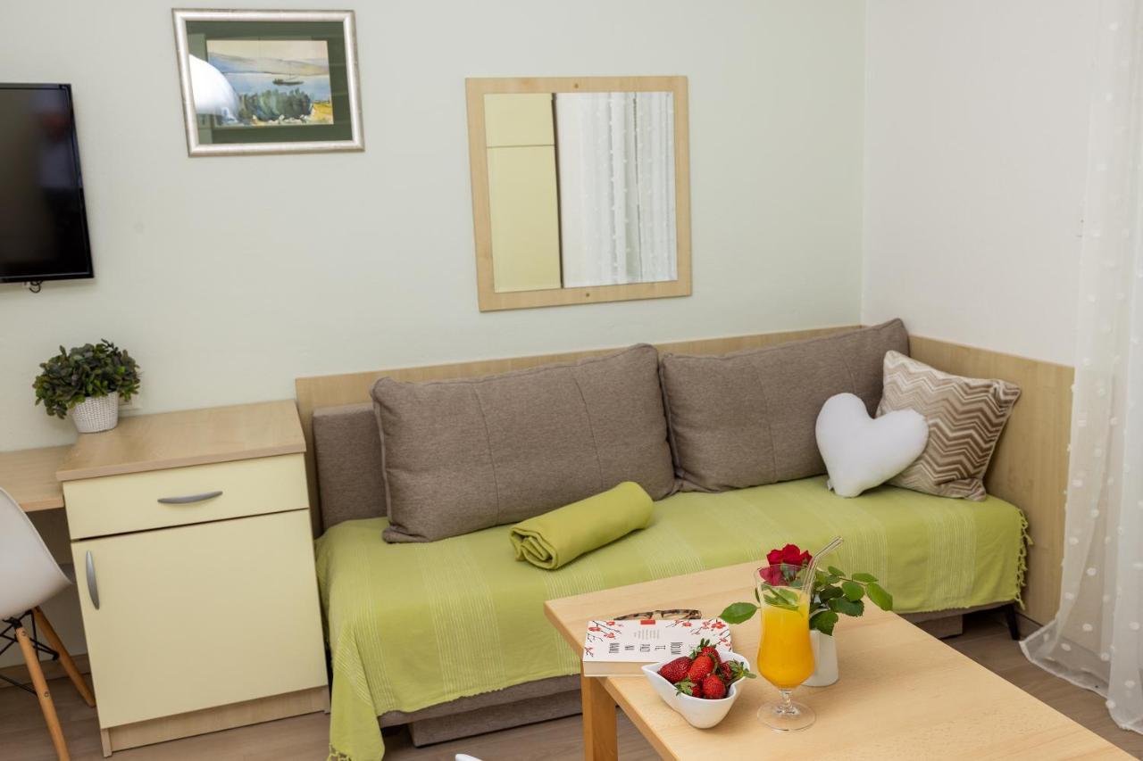 Rooms & Apartments Villa Anka Tučepi Eksteriør billede